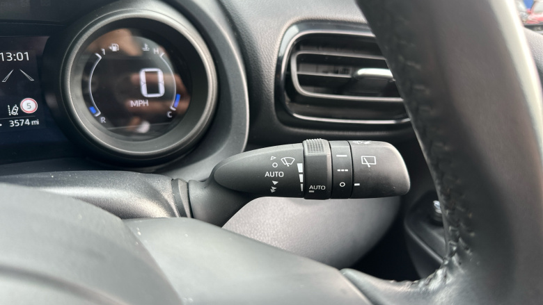 Toyota Yaris 1.5 Hybrid Design 5dr CVT Hybrid Hatchback